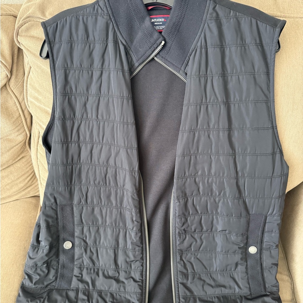 UNTUCKit Black Quilted Vest
